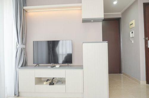 Photo 13 - Modern Look And Comfy 2Br Menteng Park Apartment