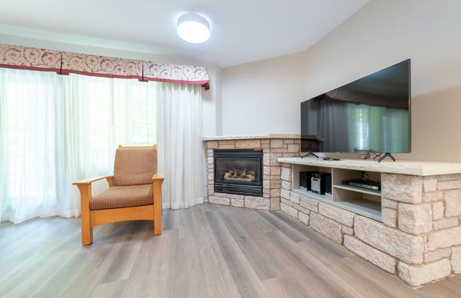 Horseshoe Valley Suites - The Evergreen - Photo 10