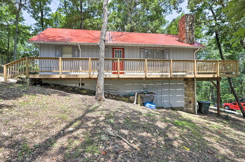 Foto 4 - Beautiful Home With Mountain-view Deck + Smart TV