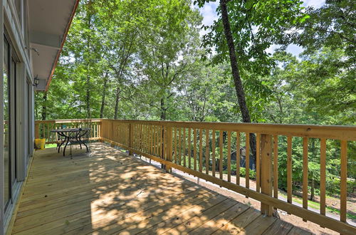 Photo 19 - Beautiful Home With Mountain-view Deck + Smart TV