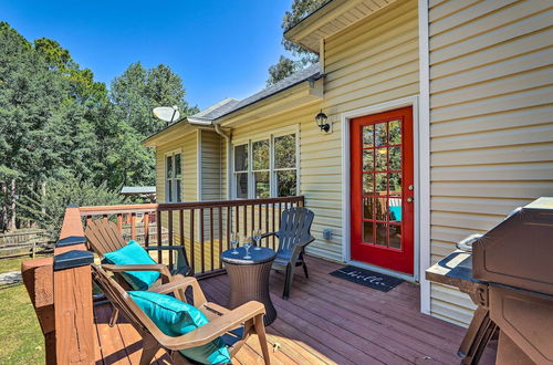 Photo 15 - Peaceful Dallas Home w/ Deck + Charcoal Grill