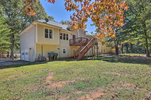 Photo 19 - Peaceful Dallas Home w/ Deck + Charcoal Grill