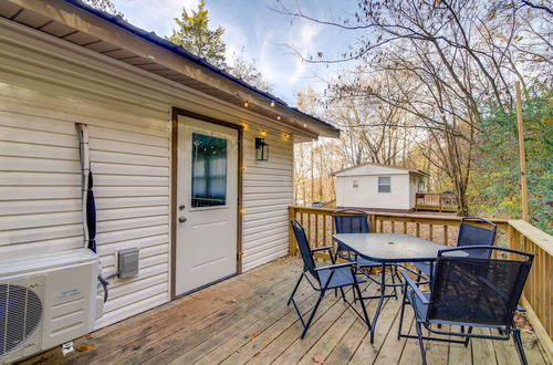 Foto 21 - Cozy Knoxville Cottage w/ Deck, Grill, Fire Pit