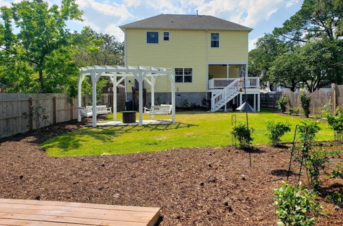 Photo 29 - Vivid Home w/ Porch: Walk to Ocean View Beach