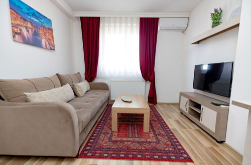 Photo 3 - Dodona Apartments