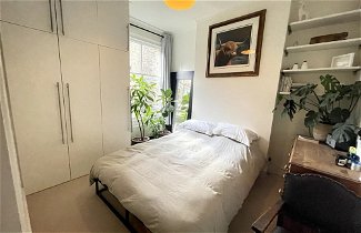 Photo 2 - Stylish & Peaceful 1 Bedroom Flat, Clapham
