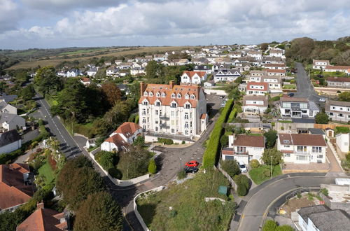 Photo 26 - Bryn Y Mor - Tenby Apartment Sea Views