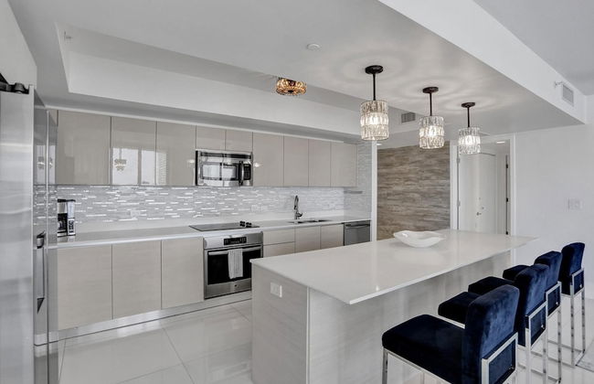 Luxury Condo at Beach Walk Resort - Foto 10