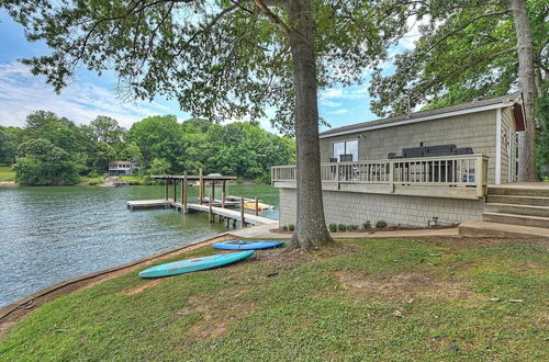 Photo 29 - Family Lake House Retreat by Avantstay Sleeps 28