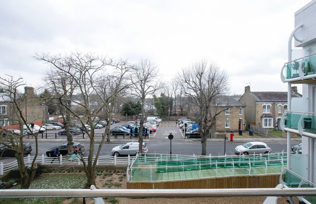 Skyvillion Tower Point Enfield 1bed W Balcony - Foto 24