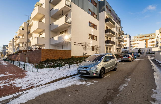 Mysterious Blue Apartment by Renters - Photo 45