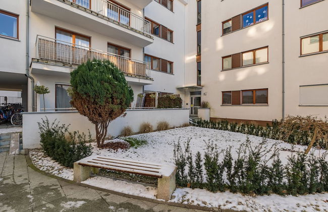 Mysterious Blue Apartment by Renters - Photo 44