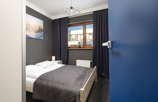 Mysterious Blue Apartment by Renters - Photo 7