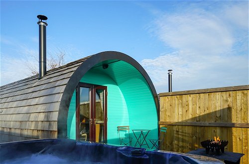 Photo 1 - Deluxe Glamping Pod With Hot Tub in Frodsham