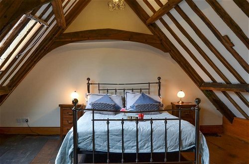 Photo 3 - Captivating Tudor 2 Bedroom Apartment in Ipswich