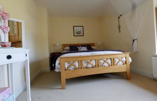 Photo 3 - Stunning 3-bed Cottage in Dorchester