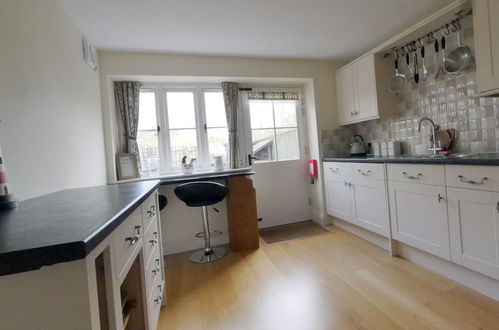 Photo 6 - Stunning 3-bed Cottage in Dorchester