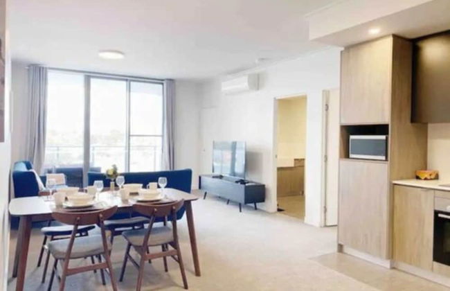 Modern apartment in Cannington - Photo 1
