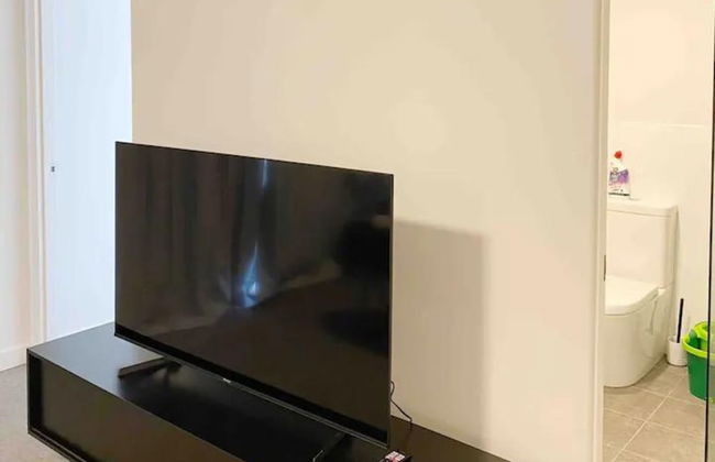 Modern apartment in Cannington - Photo 7