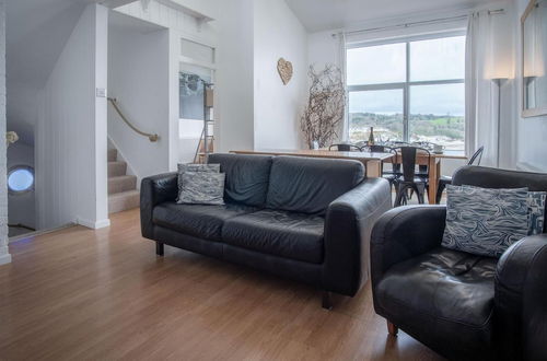 Photo 18 - Captains Walk - 4 Bedroom Apartment - Saundersfoot