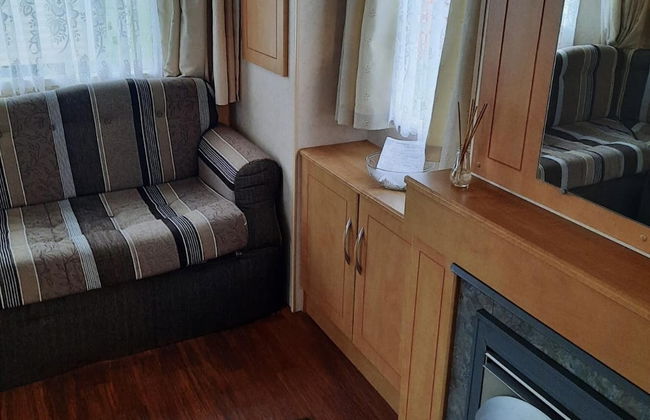 Beautiful 3-bed Static Caravan in Skegness - Photo 4
