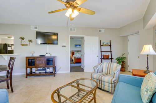 Photo 16 - Hilton Head Island Condo w/ Pool - Walk to Beach