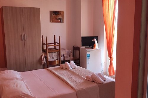Foto 3 - Room in Lodge - Briatico 2 min From the sea and 15 min From Tropea, Room With Kitchenette