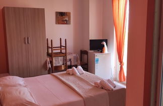 Foto 3 - Room in Lodge - Briatico 2 min From the sea and 15 min From Tropea, Room With Kitchenette