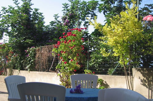 Foto 17 - Room in Lodge - Briatico 2 min From the sea and 15 min From Tropea, Room With Kitchenette