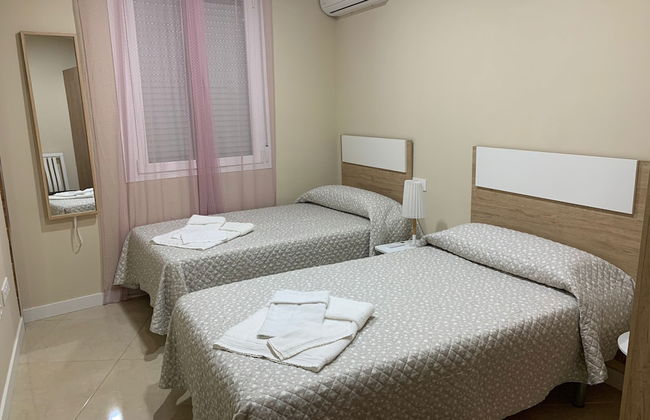 APARTAMENTOS LA UNIÓN - Photo 8