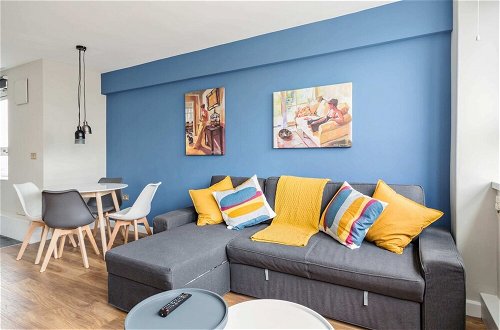 Photo 12 - Modern 3 Bedroom Apartment in Holborn
