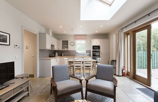 JOIVY Stunning 3 Bed Lodge With Gardens At Gilmerton House - Foto 22