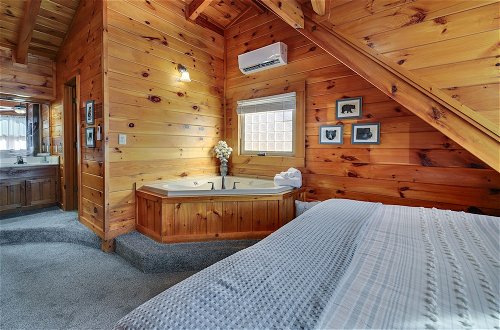 Photo 28 - Pigeon Forge Cabin: Premier Location & Hot Tub