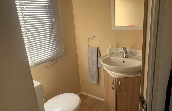 Lovely 2 Bed Chalet in Clacton-on-sea - Foto 10