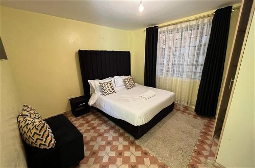 Photo 11 - Lux Suites TRM 1 Bedroom Apartments