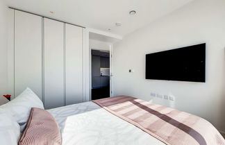 Photo 2 - Ravishing 1BD Flat - 2 Minute Walk From the O2