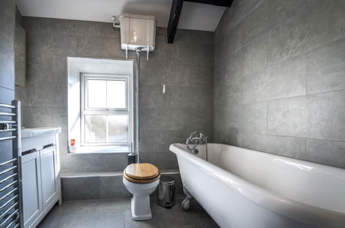 Photo 10 - Barn Conversion - Hot Tub - Penally - Tenby