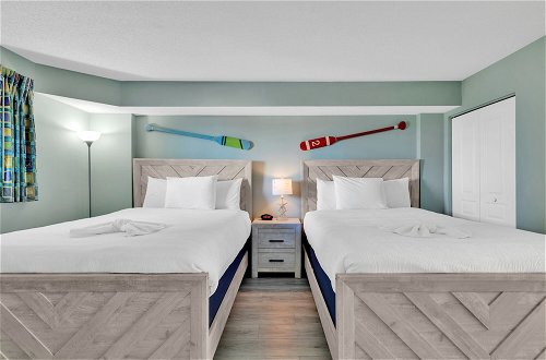 Foto 4 - Baywatch Resort Oceanfront Dream Maker
