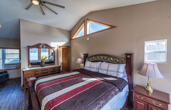Redbud Retreat Amenity-filled Waterfront Home! - Foto 12