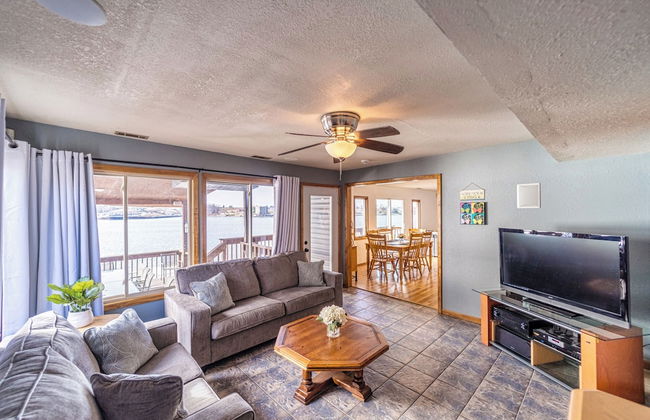 Redbud Retreat Amenity-filled Waterfront Home! - Foto 18