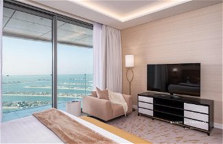 Photo 3 - Captivating 2-bed Apartment in Dubai