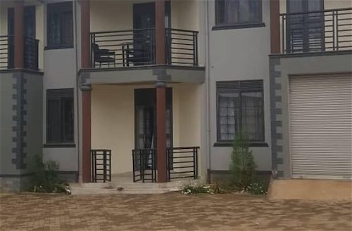 Photo 18 - Inviting 9-bed Villa in Kampala
