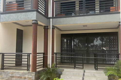 Photo 29 - Inviting 9-bed Villa in Kampala