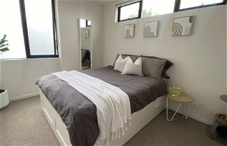 Foto 3 - Homely 2-bed Unit in Windsor w/ Balcony & Parking