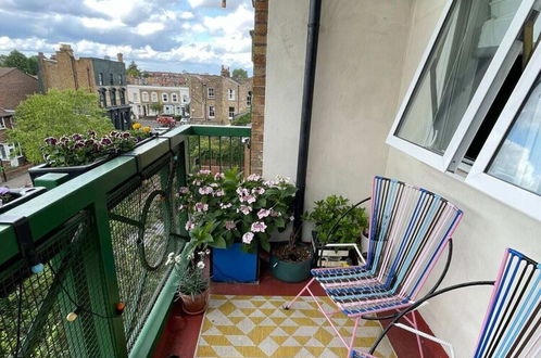 Photo 19 - Contemporary 1BD Flat W/balcony - Stoke Newington