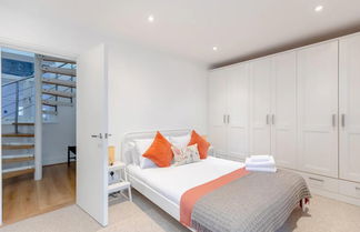 Photo 3 - Beautiful & Modern 3 Bedroom Flat - Pimlico