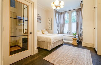 Photo 2 - Beautiful 2 Bed Apartment In West London