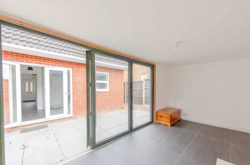 Photo 36 - Bright & Spacious 5BD House - Peckham