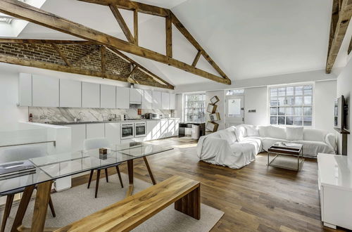 Photo 19 - Luxury Loft-style Mews House