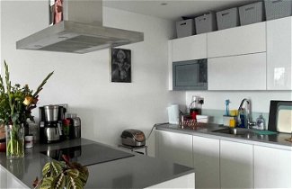 Photo 3 - Bright & Modern 1BD Flat - Limehouse